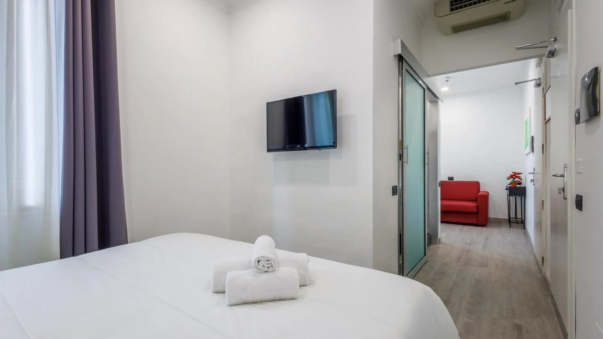Crossroad Hotel Roma 3*,