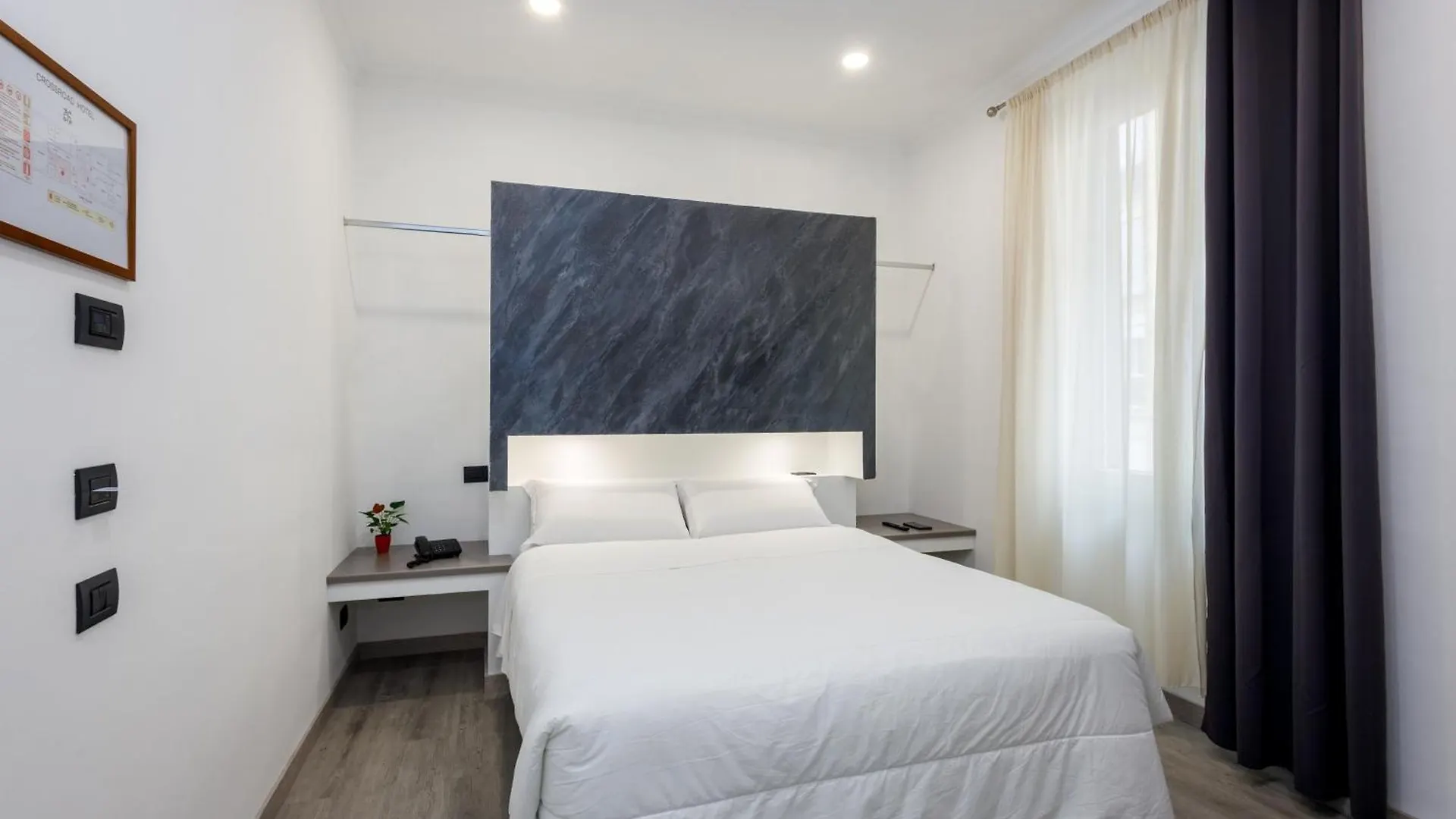 ***  Crossroad Hotel Roma Italia